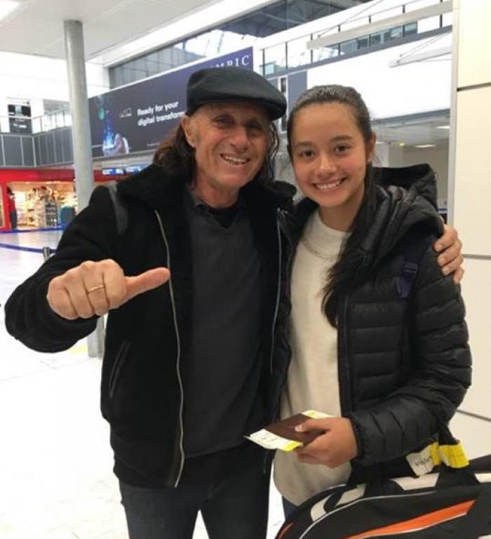 Tenis Internacional. Hoy debuta profesionalmente la hija del más grande,  Guillermo Vilas. - El Navarrero