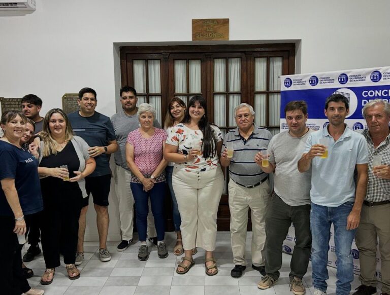 <span class='entry-secondary-title'>Estuvieron invitados los concejales, concejales mandato cumplido y autoridades:</span><br/> Brindis en el HCD en la noche del lunes