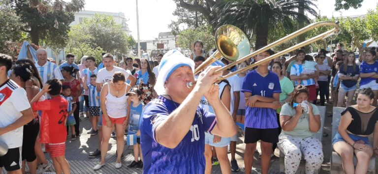 Los ecos de la alegría. 18/12/2022. Argentina festejó, Navarro también…..y de qué manera…