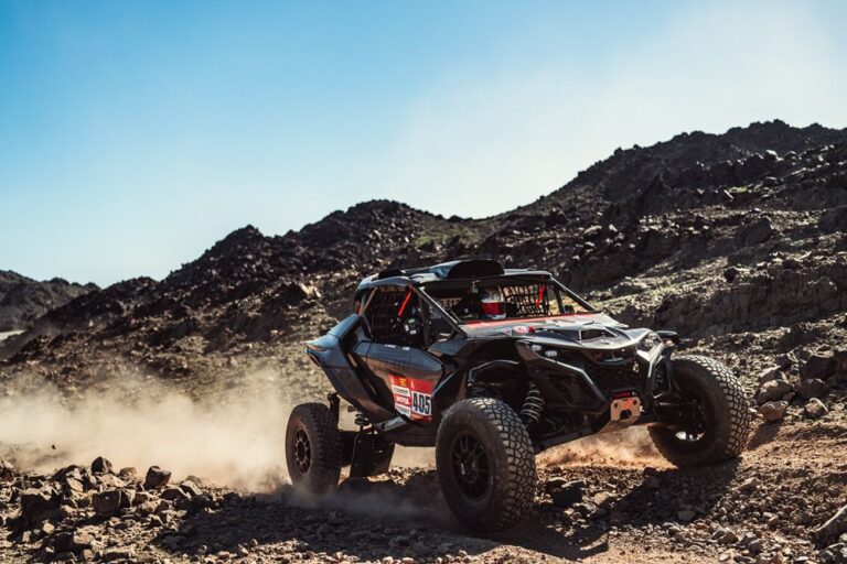 <span class='entry-secondary-title'>Descendió al octavo lugar en la general:</span><br/> Dakar. Etapa 10. Manu Andujar finalizó en el décimo lugar