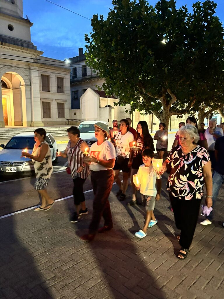 «Marcha de la luz y del silencio por la salud pública»