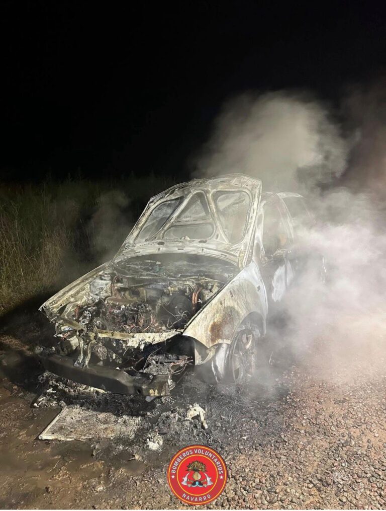 Este martes a la 1 a.m. Incendio de vehículo en la madrugada