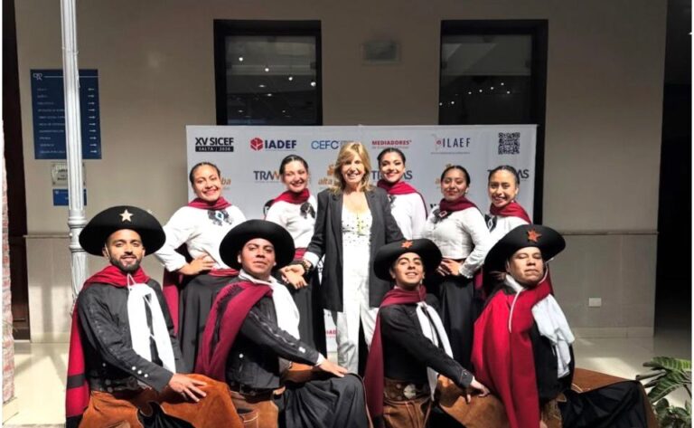 Nuestra Juez en Salta. La Dra. Llanos participó del Seminario de Consultores de Empresas Familiares