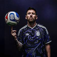 Adidas y el Mundial 2026. Presentaron la camiseta alternativa de la selección argentina