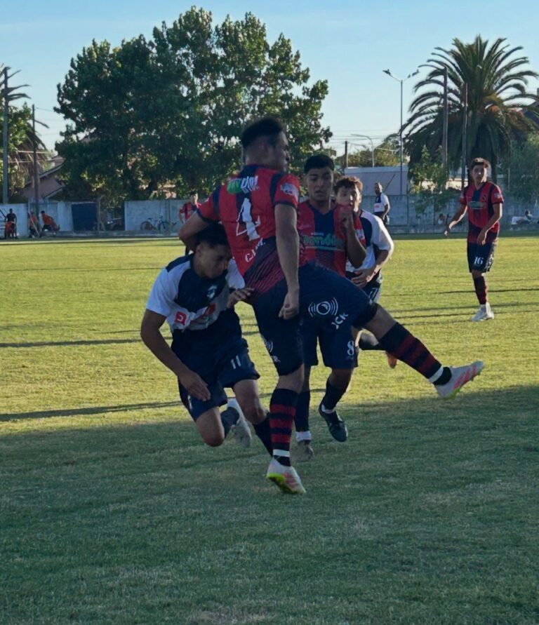 Liga Lobense. Mayores. E.F.I.N. recibió en el Emmanuel Chaar a San Miguel del Monte