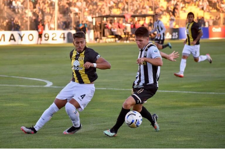 Fútbol nacional. Jugaron los nuestros