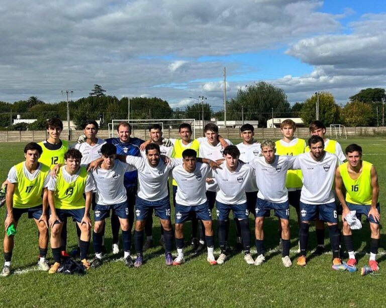 Primera. Alumni y EFIN igualaron sin goles. El azul se impuso en Sub 19 y Sub 25. Caída de la Segunda