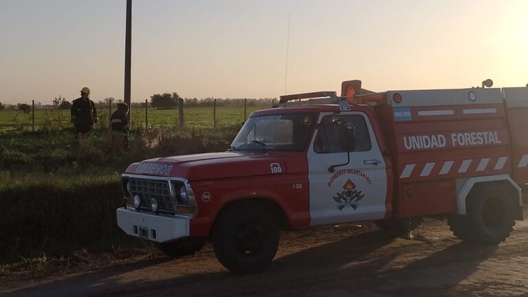 Bomberos de Navarro. Dos salidas consecutivas. Una por accidente y otra por un incendio forestal