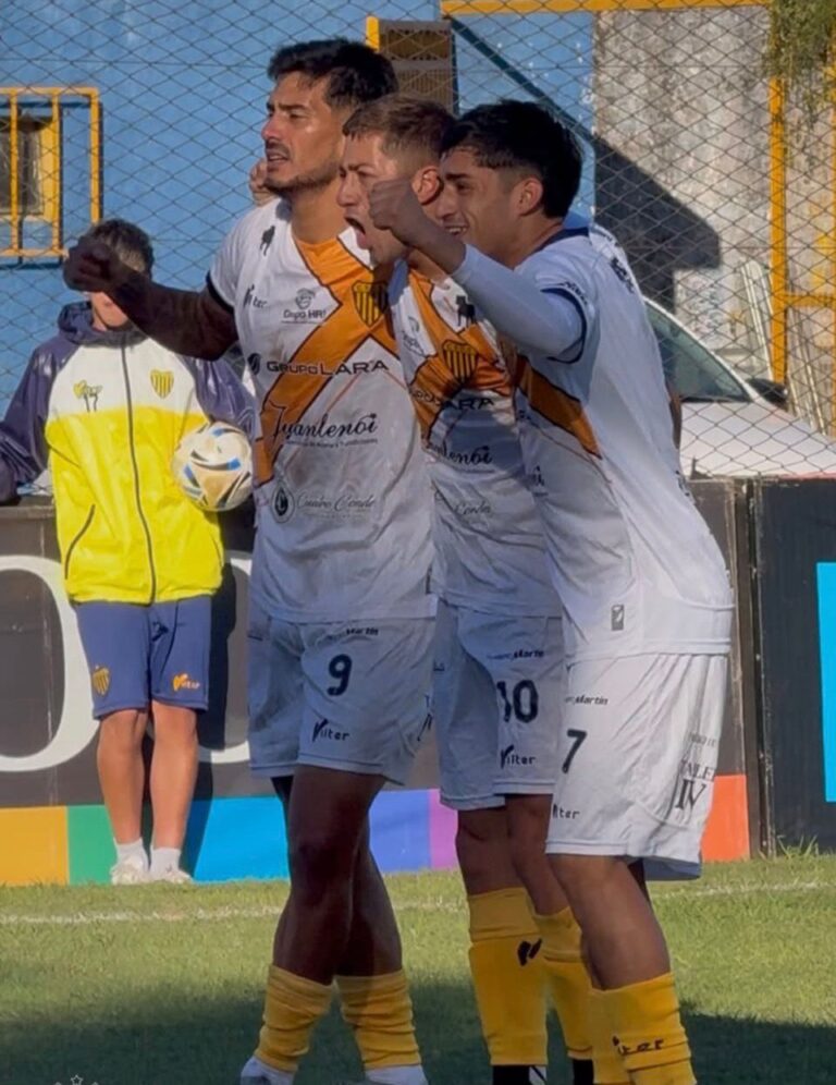 Fútbol nacional. Jugaron los nuestros