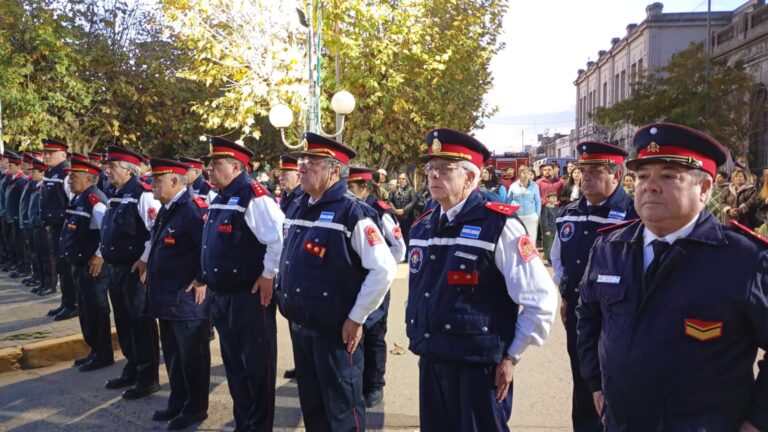 Acto oficial por el Día del Bombero Voluntario en Navarro