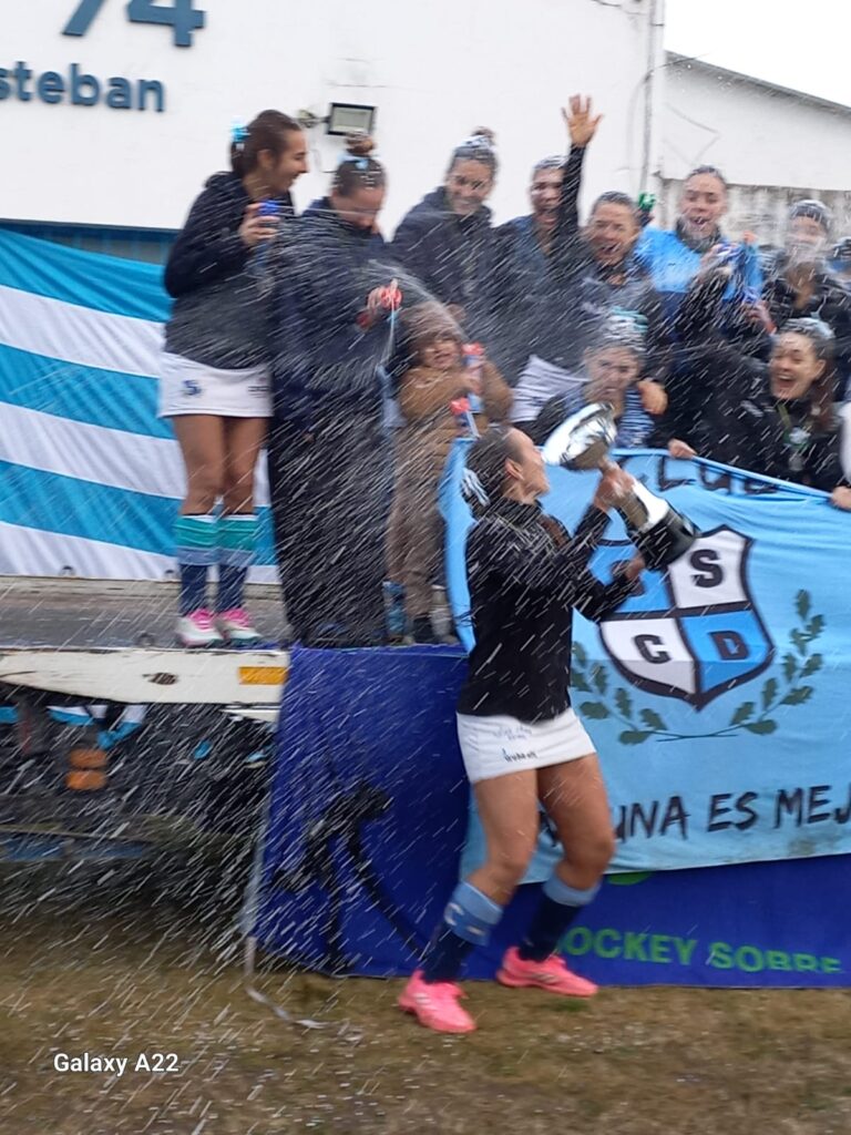Hóckey femenino. Las chicas de Dorrego subcampeonas en primera