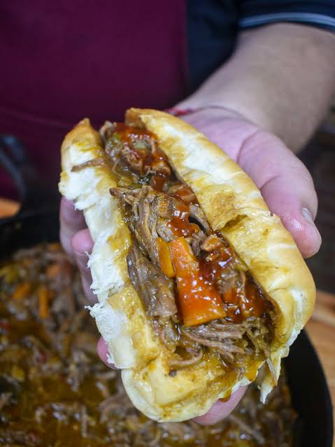 La cocina de los martes. Hoy «Sandwich de tapa de asado desmechada con chips de mandioca»