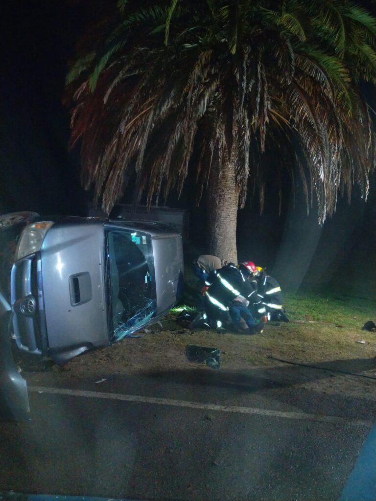 Vuelco en la madrugada. Una persona fue trasladada con politraumatismos leves