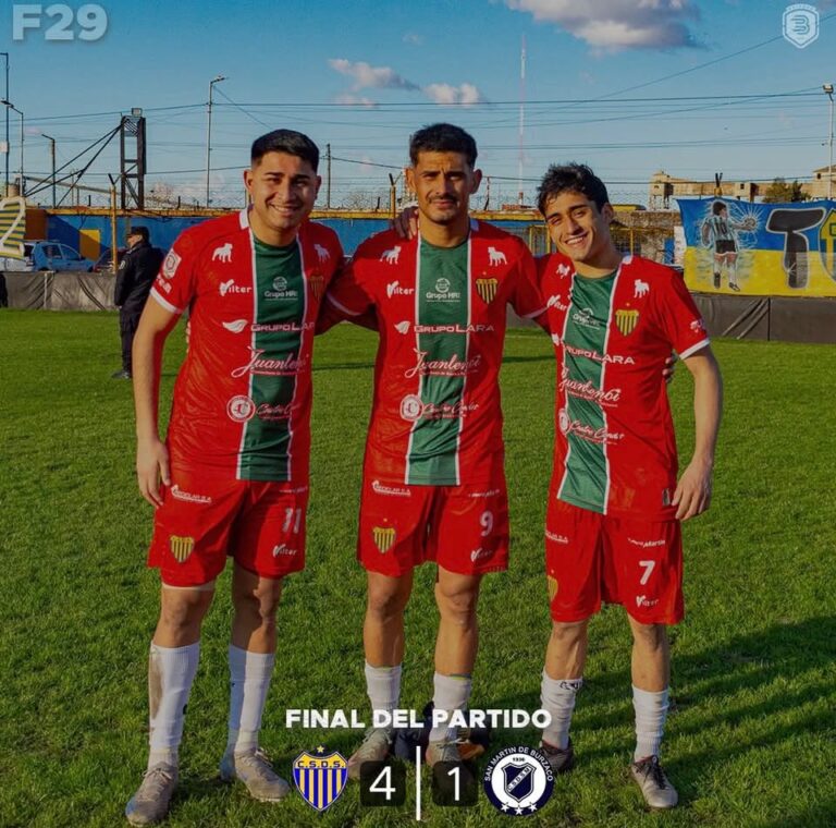 Sonríe Brunito. Dock Sud goleó como local y el ex EFIN marcó uno de los goles