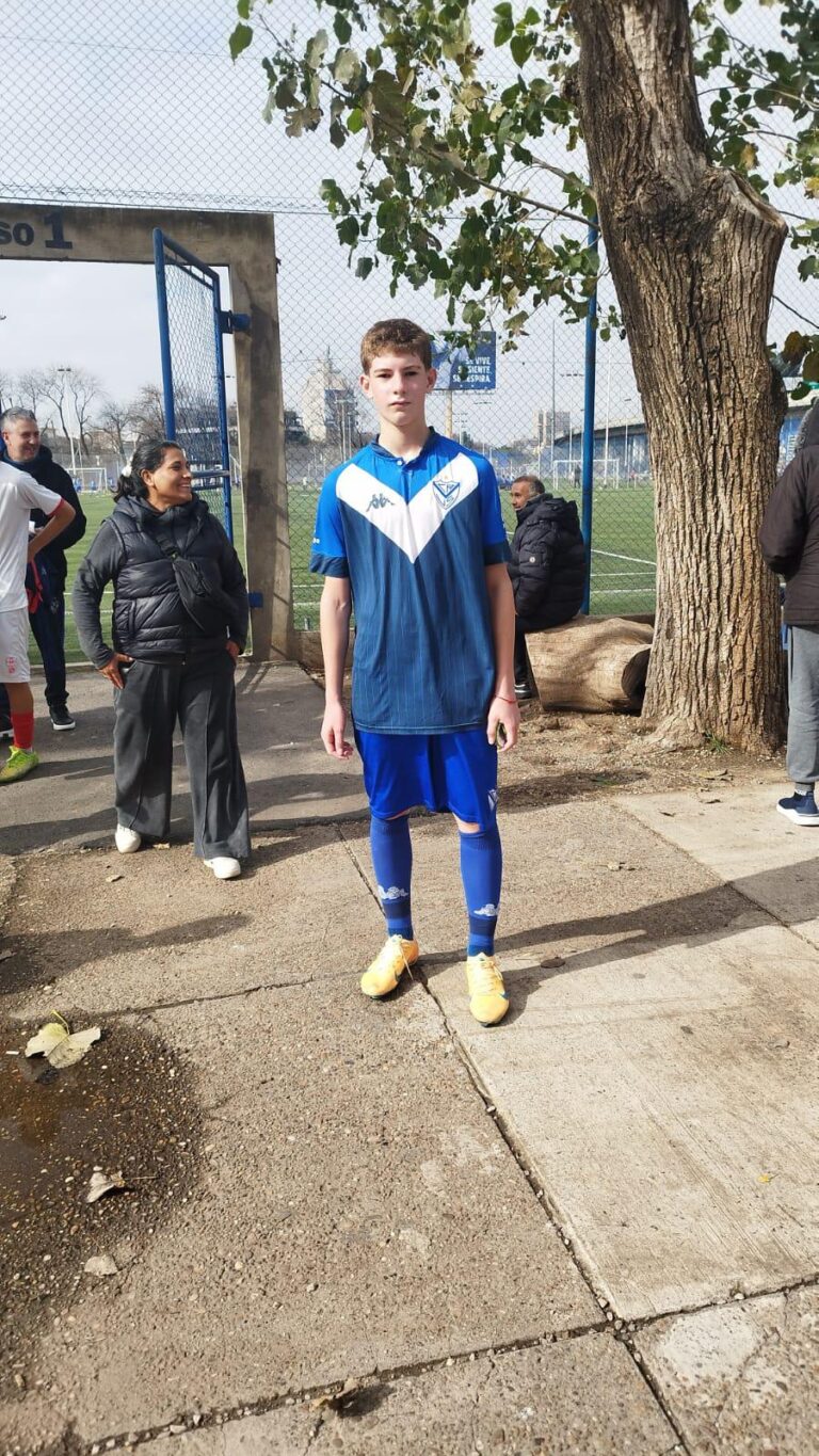 Llegó el día. Valen Hernández debutó en Vélez Sarfield