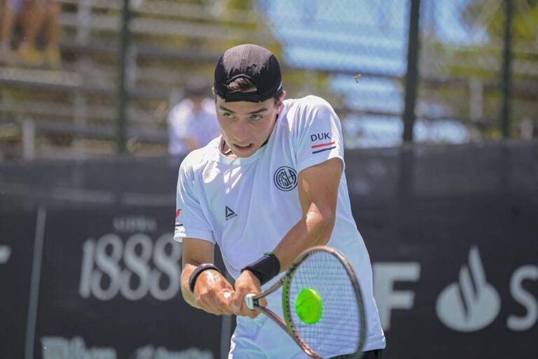 Lucio Ratti. El tenista lobense sueña en grande. Por primera vez participará directamente en el cuadro principal del Buenos Aires Challenger