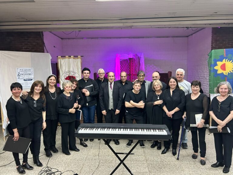 36 años con la música. Los festejos del Coro Municipal de Navarro en la Biblioteca