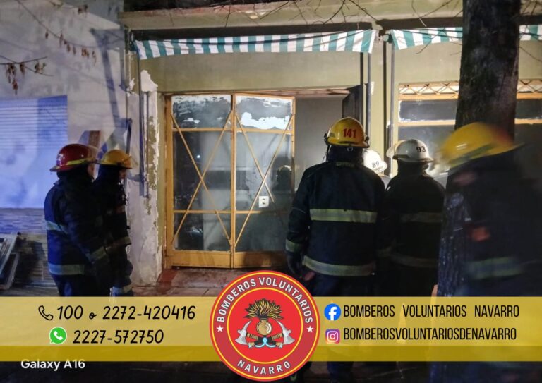 Bomberos de Navarro. Incendio en la madrugada