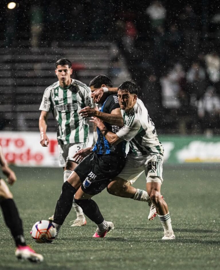 Agus de la Cuesta titular en el empate de Racing de Montevideo ante Liverpool